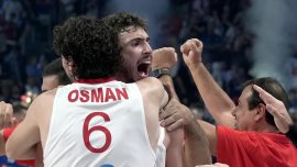 ’12 Dev Adam’ yarı final için sahaya çıkıyor